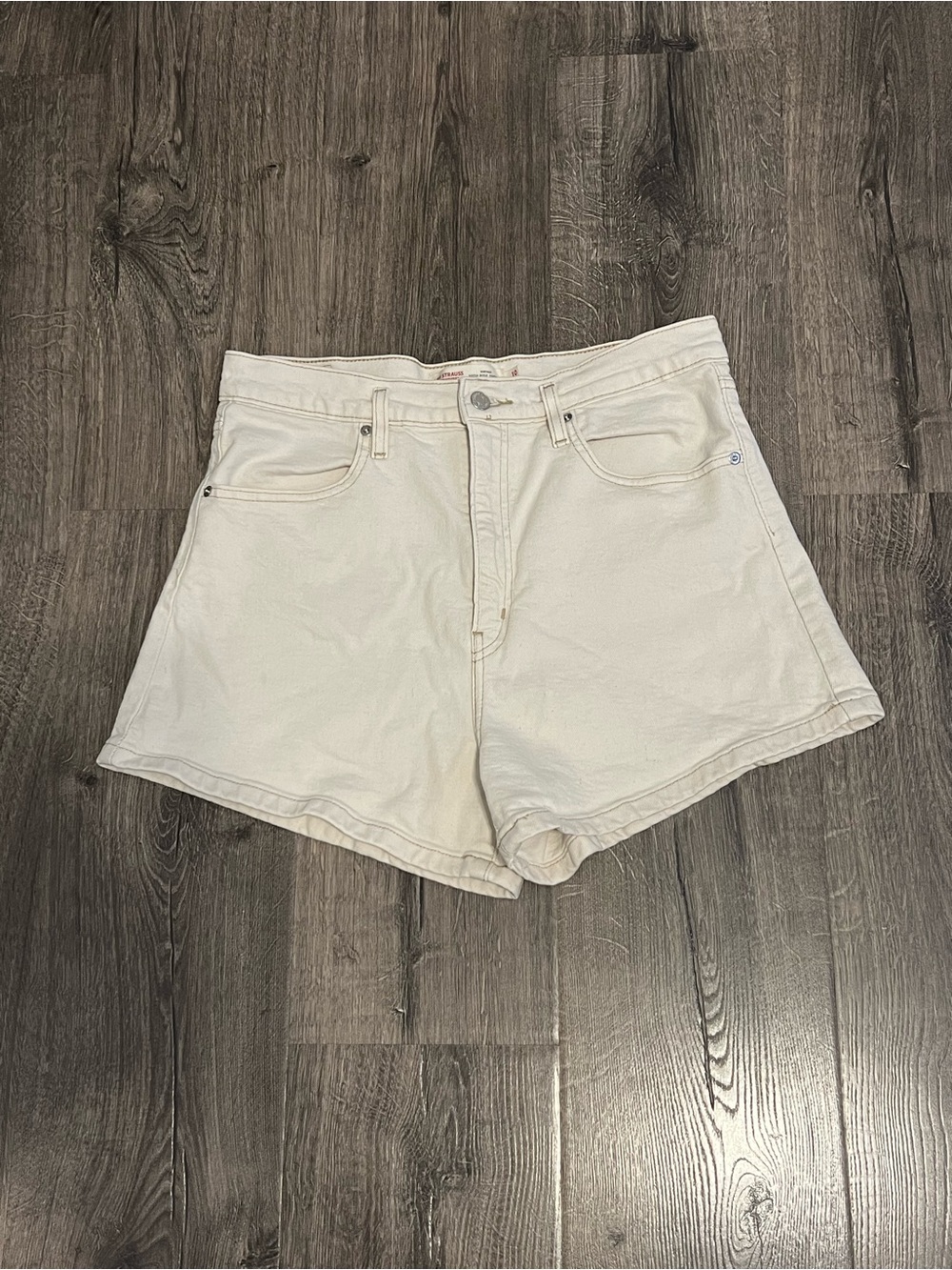 Levi Strauss Signature Vintage High Rise Shorts Natural Denim Size 10 W30